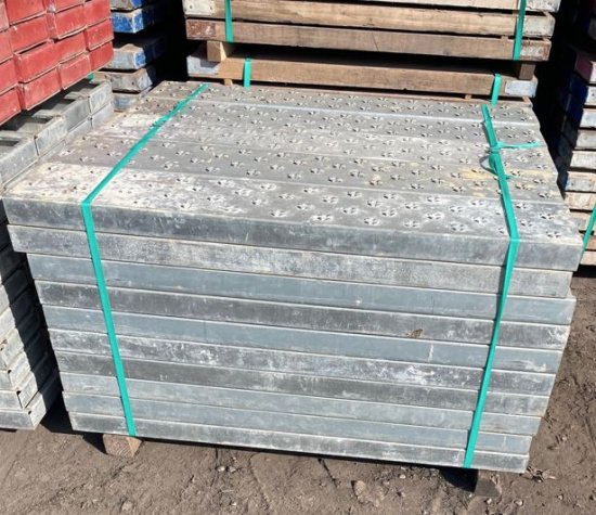 Used 4ft Galvanised Kwikstage Steel Stage